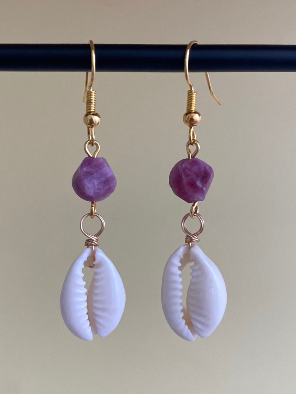 Handmade Seashell Dangle Earrings with Magenta Chalcedony - Picture 2 of 3